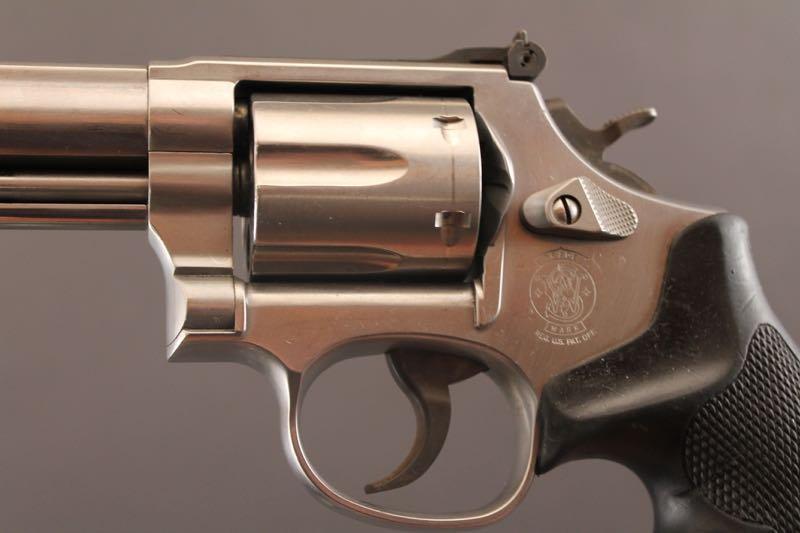 handgun SMITH & WESSON MODEL 66-5 .357 REVOLVER