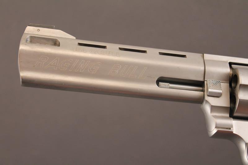 handgun TAURUS RAGING BULL .454 CASULL REVOLVER