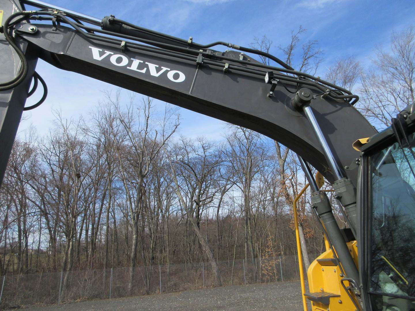 2016 Volvo ECR145EL Hydraulic Excavator