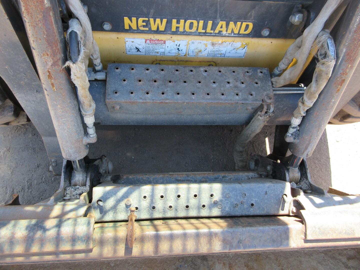 2013 New Holland L218 Skid Steer