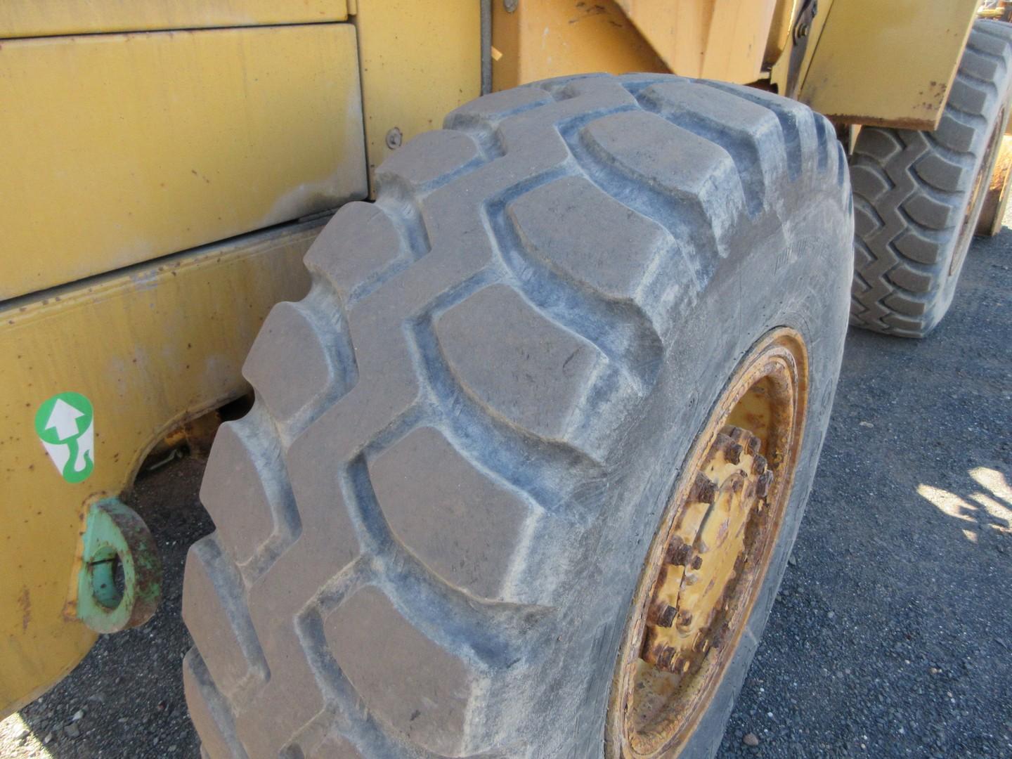 1990 Caterpillar 926E Rubber Tire Wheel Loader