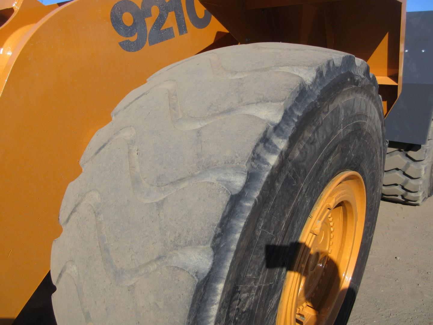 1999 Case 921C Rubber Tire Wheel Loader