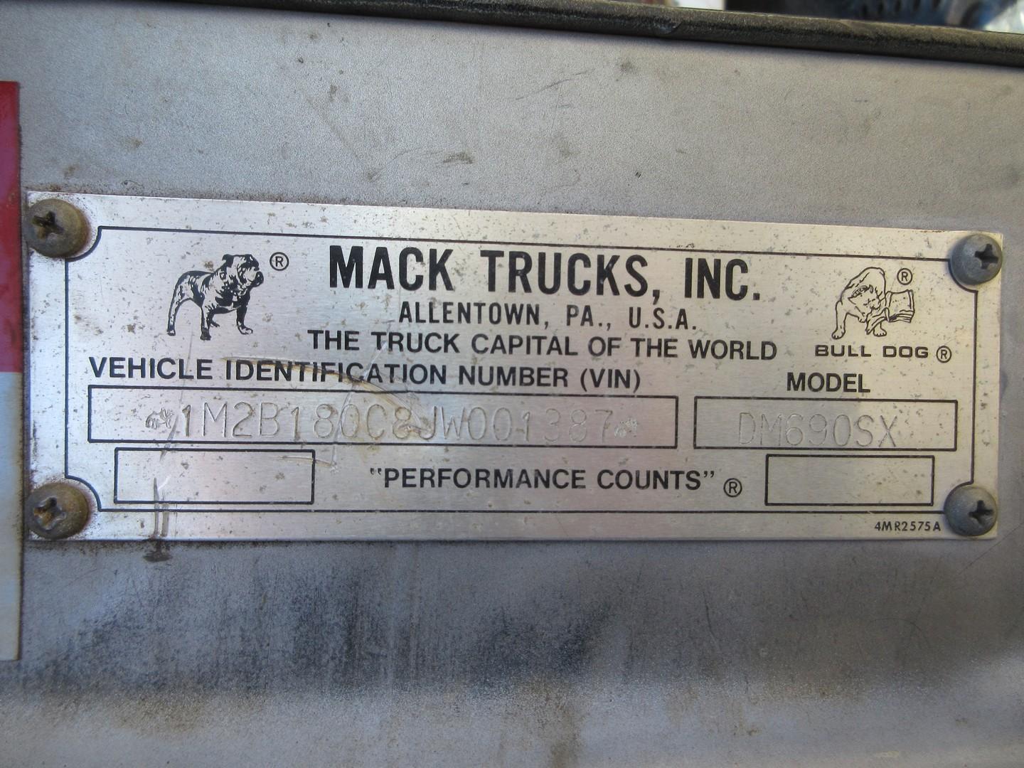 1988 Mack DM690SX Tri/A Dump Truck