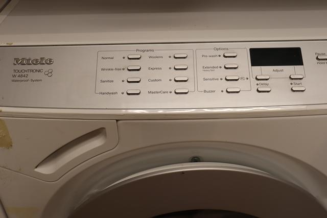 Miele W4842 touchtronic washer - AS IS needs soap dispenser module and door