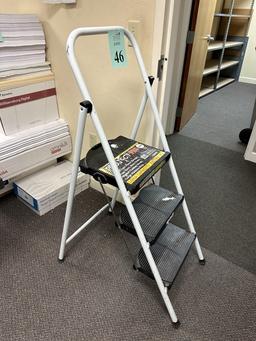 PROJECT PRO STEP LADDER