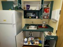 LOT CONSISTING OF ITEMS IN DRAWERS AND CABINETS
