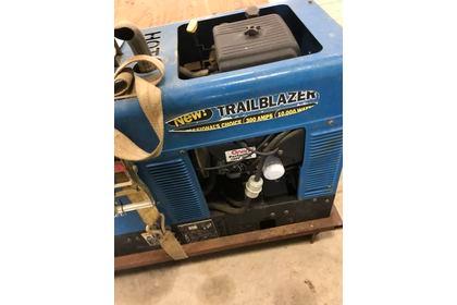 Miller Trailblazer 301G 10,000 watt generator/welder-w/ platform,