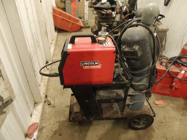Lincoln SP-130T Wire Feed Arc Welder w/2 elements and tank and cart