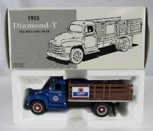 First Gear 1:34 1955 Diamond T Havoline Motor Oil Stake Truck