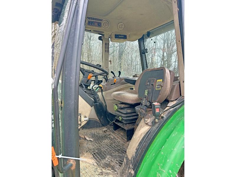 5525 J.D. 4x4 A/C Cab Tractor -Tractor Must Stay Until Mon. May 6, 2024
