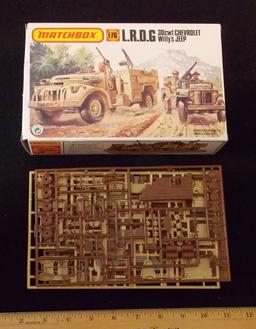 Matchbox - 1/76 L.R.D.G. 30 cwt Chevrolet Willys Jeep Military Vehicle Model Kit