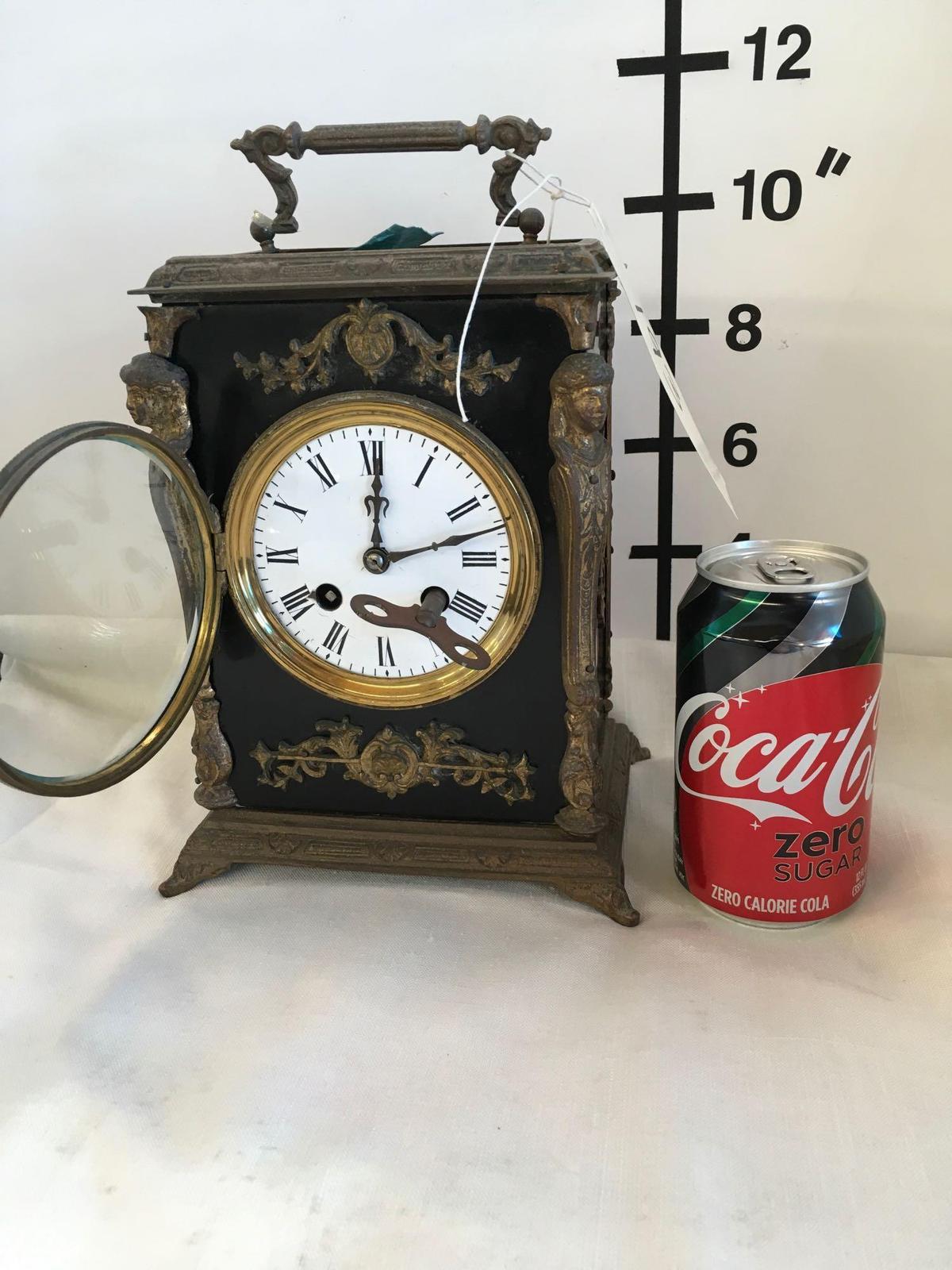 Vintage mantle wind bracket clock with key