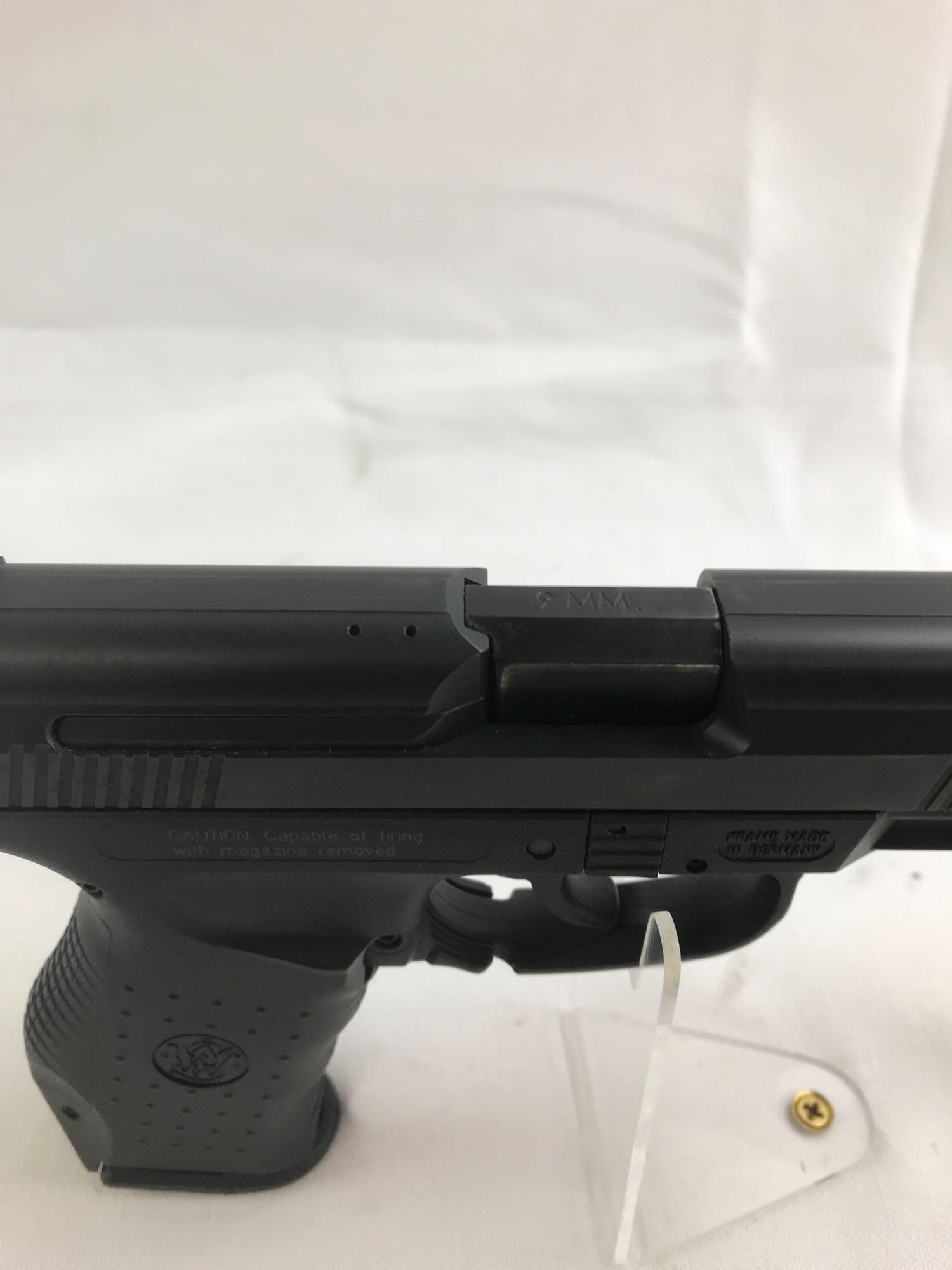 Smith & Wesson Model SW990L 9mm Semi-Auto Pistol with Case