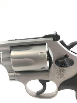Smith & Wesson Model 66-8 357 Magnum Combat Magnum Revolver with Case