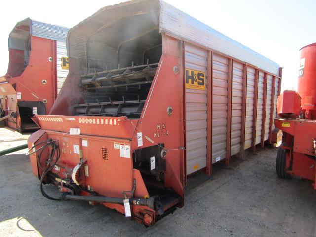 1694. 502-1310, H&S 7+4 20 FT. FRONT OR REAR UNLOAD FORAGE BOX, (BOX ONLY)