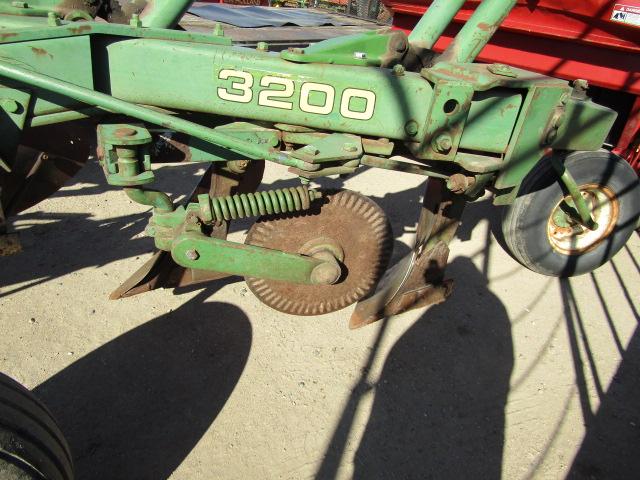 1754. 370-826, JOHN DEERE 3200 4 X 16 PULL TYPE AR PLOW,COULTERS, TAX / SIG