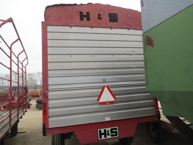 495. 225-293, H&S 7+4 TWIN AUGER 16 FT. FORAGE BOX ON 10 TON MN WAGON, EXT.