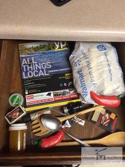 Contents of 2 kitchen drawers