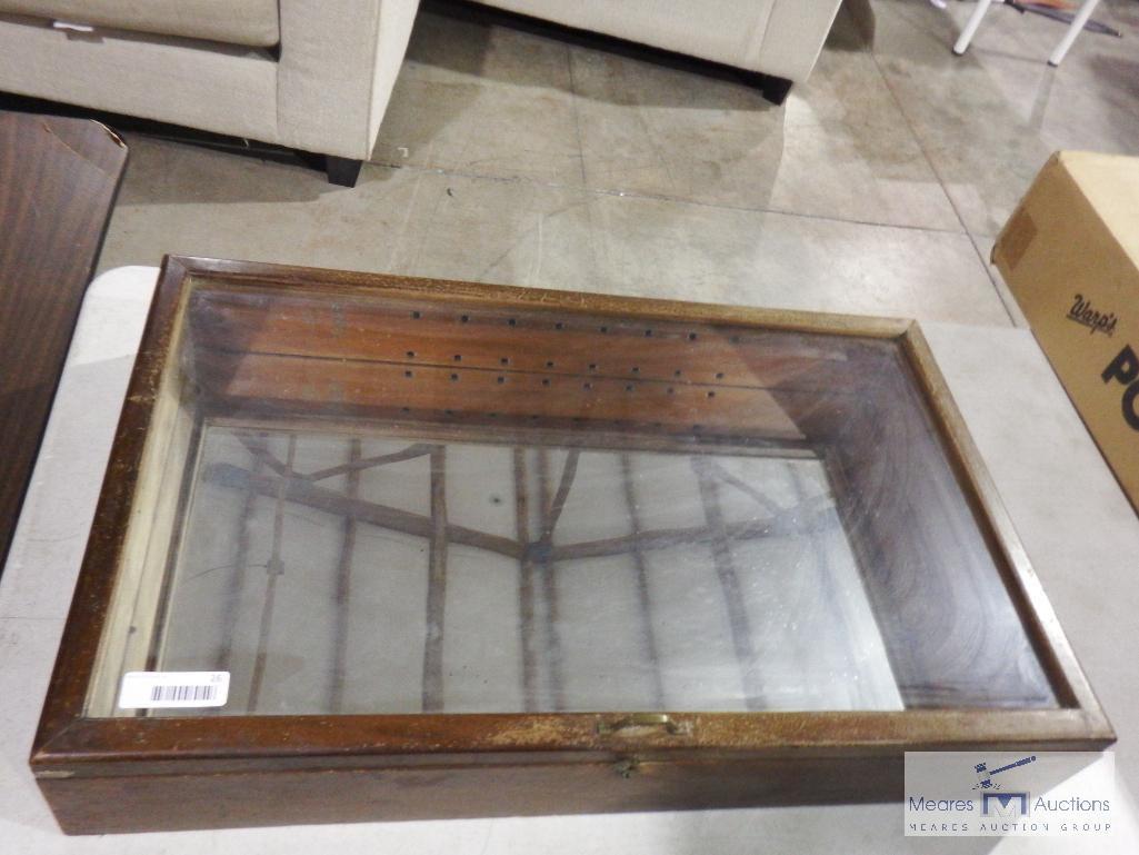 Mirrored wooden display case
