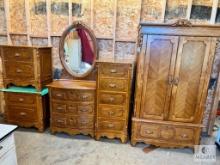 Antiques Roadshow by Pulaski Furniture Four-piece Bedroom Set