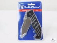 New Smith and Wesson Extreme OPS Tactical Folder with Carry Clip