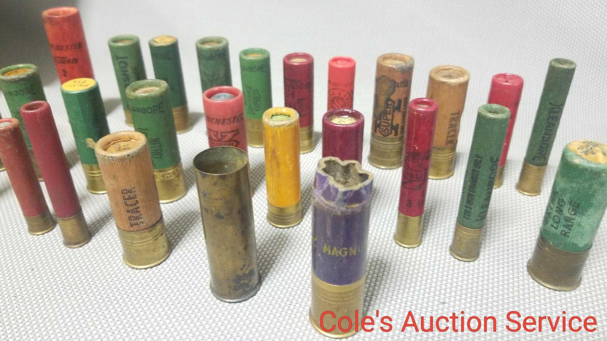 Huge group of antique shotgun shells. See photos for details.
