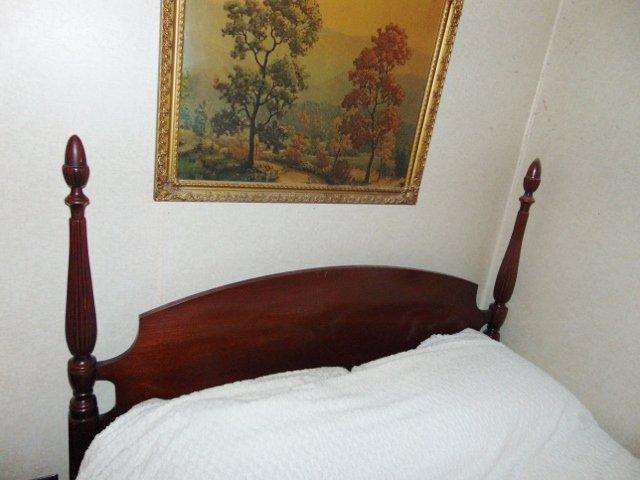 Vtg Cherry Wood Full Sized 4 Poster Bed, Mattress, Box Spring & Bedding