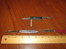 3 Small Pocket Knives