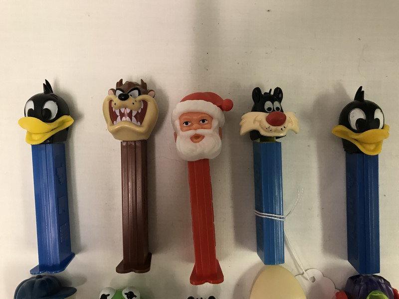 Lot - Pez Dispensers, Taz, Santa, Kermit, Daffy Duck, Etc.