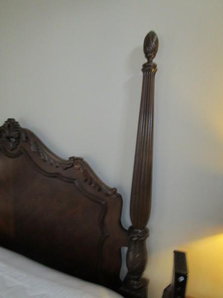 Dark Wood 4-Poster Bed Scalloped Columns, Pinecone Finials, Acanthus Leaf Carved Motif