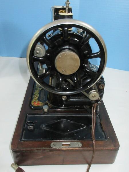 Antique Beautiful Adorned Portable Singer Sewing Machine in Wood Case w/Lock & Key Circa