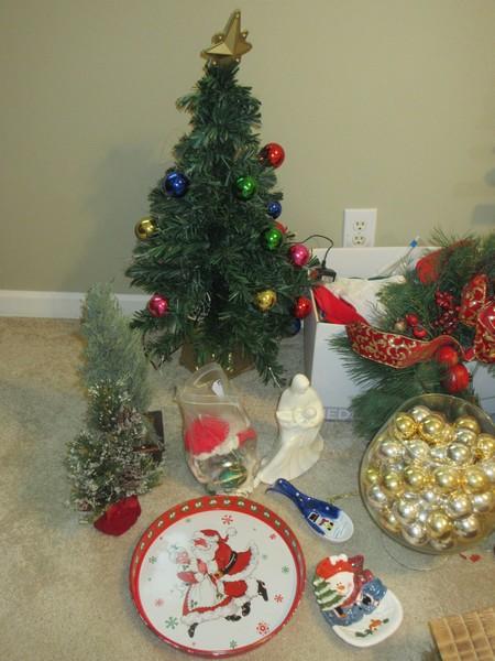Lot Christmas Decoration 34" Fiber Optic Tree, Brandy Snifter Glass w/Ornaments, Happy