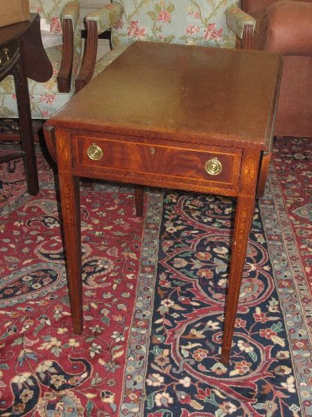 Refined Wellington Hall Furniture Pembroke Style Mahogany Dropleaf End Table Regency