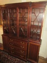 Henkel-Harris Virginia Galleries Collection Chippendale Style Breakfront Lighted China Cabinet