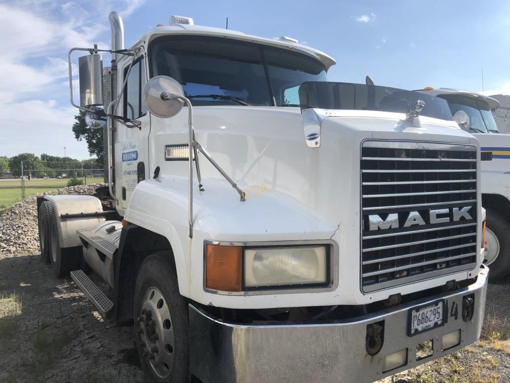 2001 Mack CH613 Day Cab Truck Tractor,