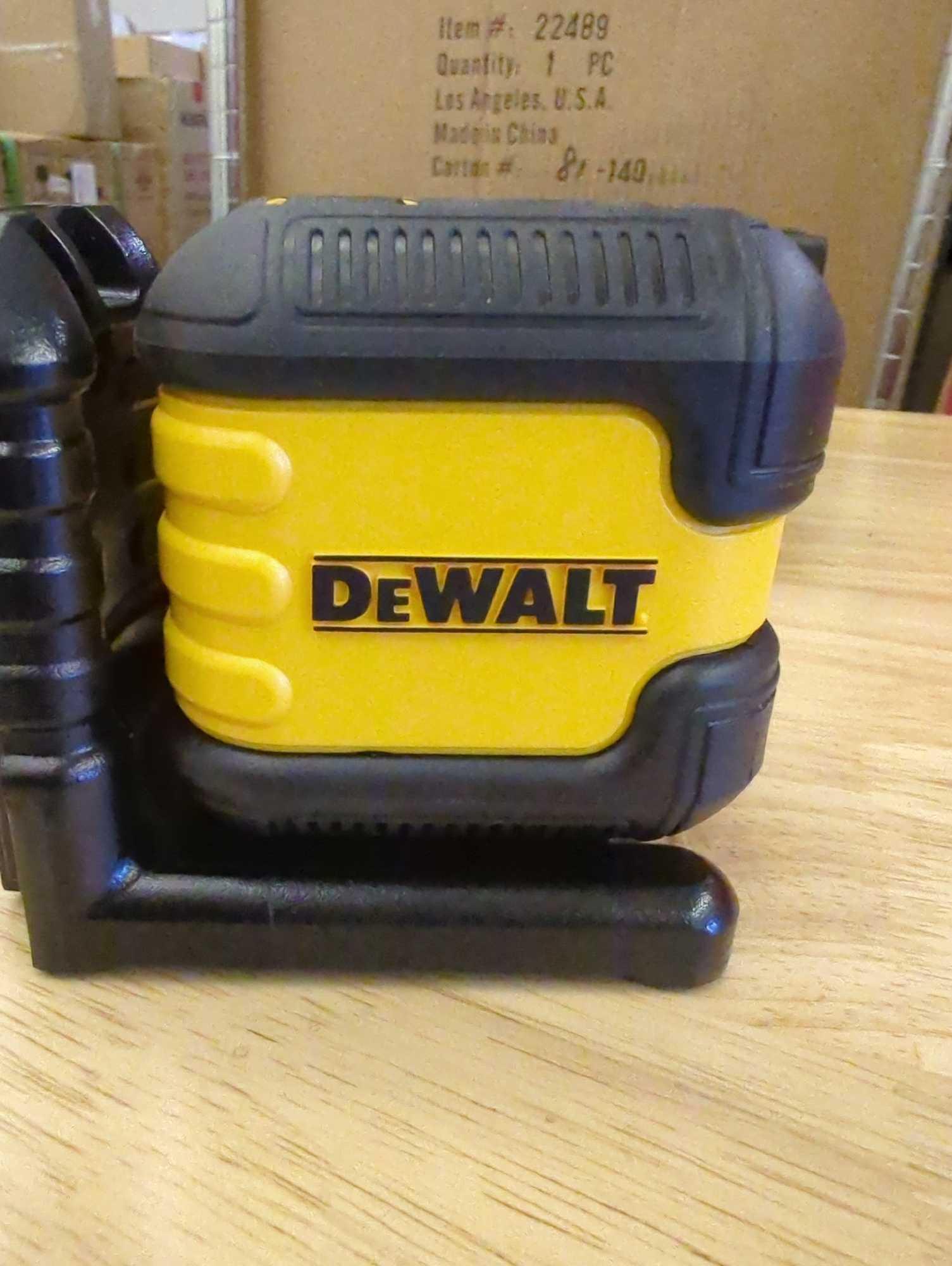 DEWALT 55 ft. Green Self-Leveling Cross Line Laser Level with (2) AA Batteries & Case, Appears to be
