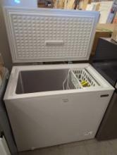 Magic Chef 7.0 cu. ft. Chest Freezer in White, NO BOX, UNIT APPEARS NEW, NO BOX, MSRP 219.00