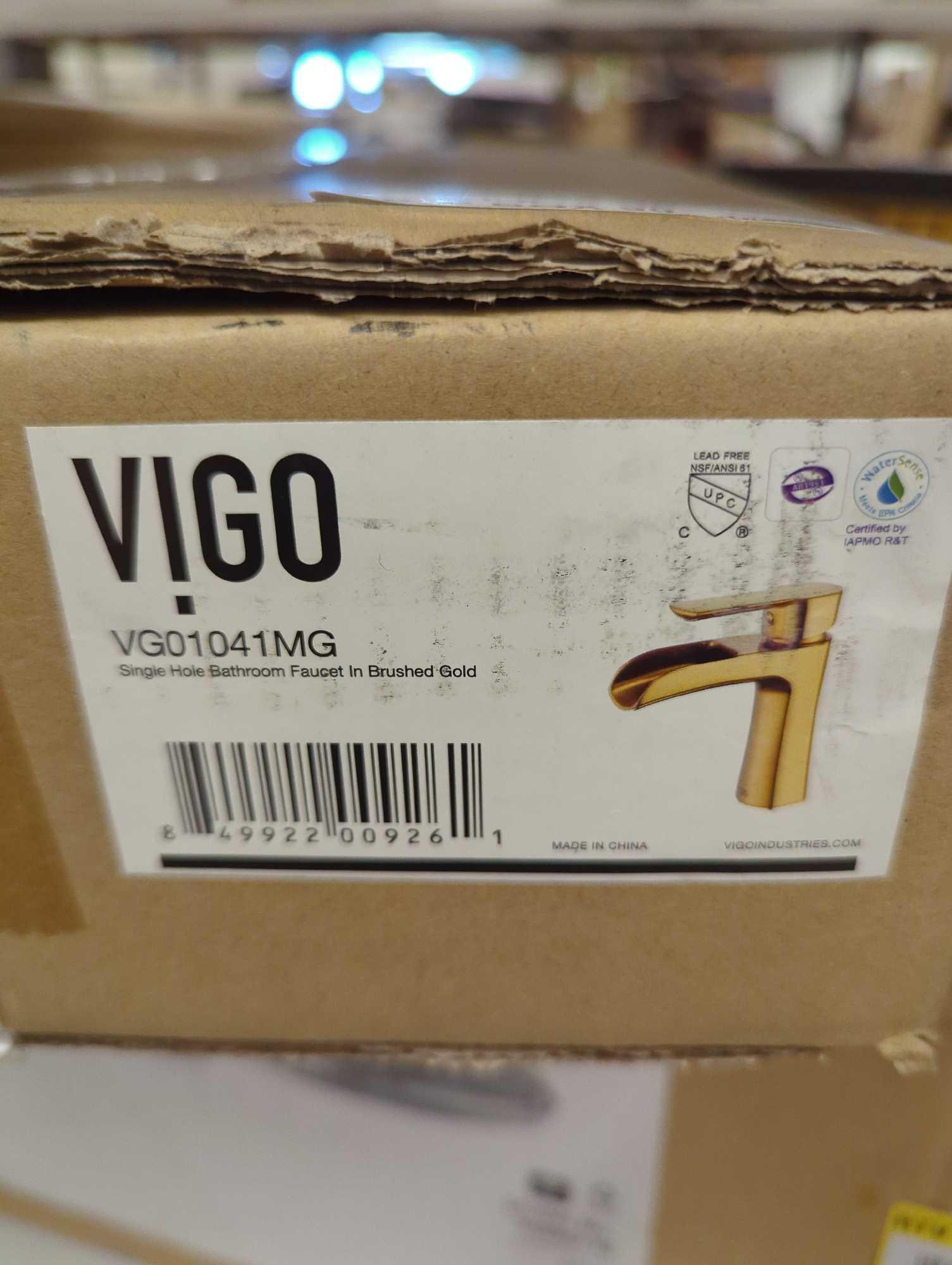 VIGO Paloma Single Handle Single-Hole Bathroom Faucet in Matte Brushed Gold, Appears to be New in
