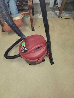 Shop Vac Wet Dry 5 Gallons $4 STS