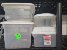4 Rubbermaid Containers $2 STS