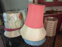 (DR) LOT OF 10 LAMP SHADES IN AN ASSORTMENT OF SIZES, COLORS AND STYLES, WHAT YOU SEE IN THE PHOTOS