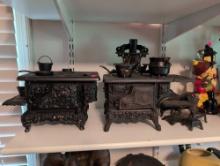 (BR2) VINTAGE LOT OF METAL MINIATURE FLOOR DISPLAYS TO INCLUDE A ROYAL CAST IRON STOVE, A CRESCENT