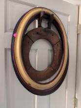 (BR2) 3 PC. VINTAGE LOT TO INCLUDE A WOOD/METAL TOILET SEAT & (2) OVAL PAINTED WOOD PICTURE FRAMES