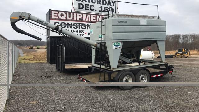 1996 International Flatbed with Convey-All Seed