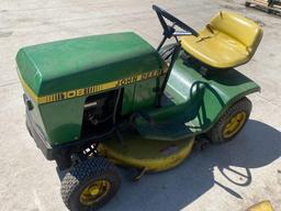 "ABSOLUTE" John Deere 108 Lawn Tractor