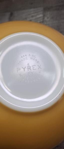 3) PYREX  GOLD CINDERELLA BUTTERFLY MIXING BOWLS