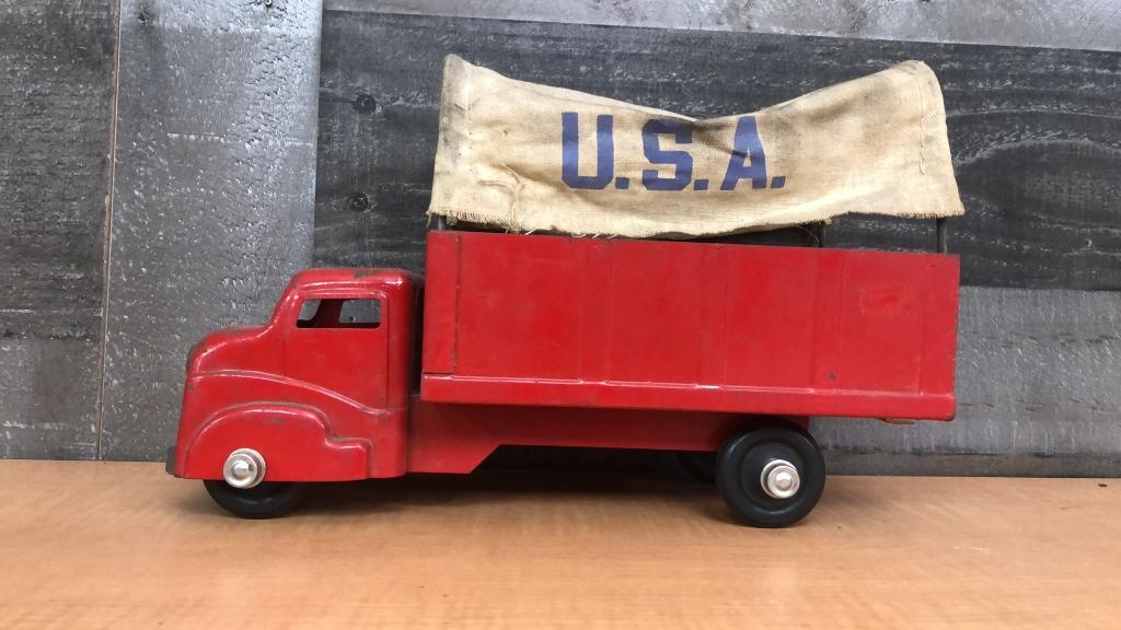 1960s STRUCTO MILITARY CAMPER TRUCK