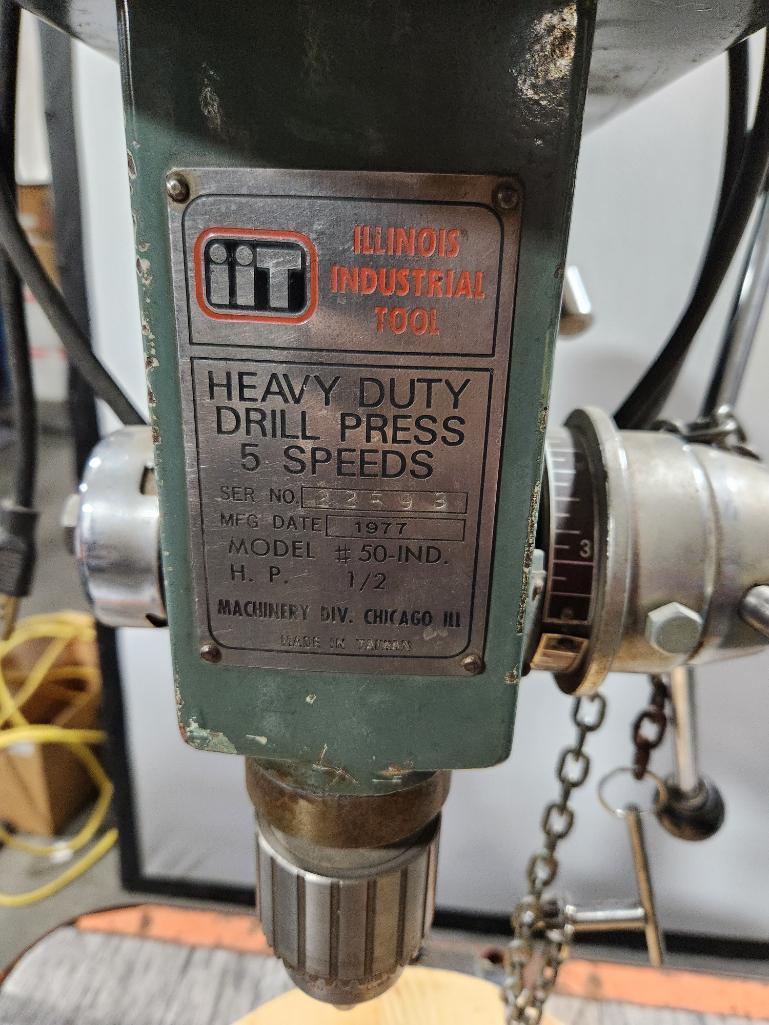 Illinois Industrial Tool Heavy Duty 5-Speed Drill Press