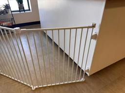 Baby / Pet Gate & Fence