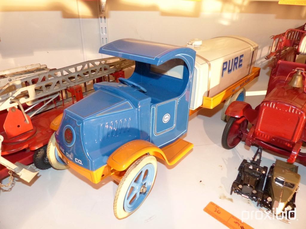 PURE OIL METAL TOY TRUCK COLLECTIBLE TOY